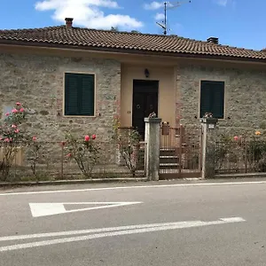 Casa vacanze Villetta Indipendente Con Giardino